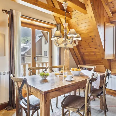 Luderna - Casa Eth Farrow 2 *